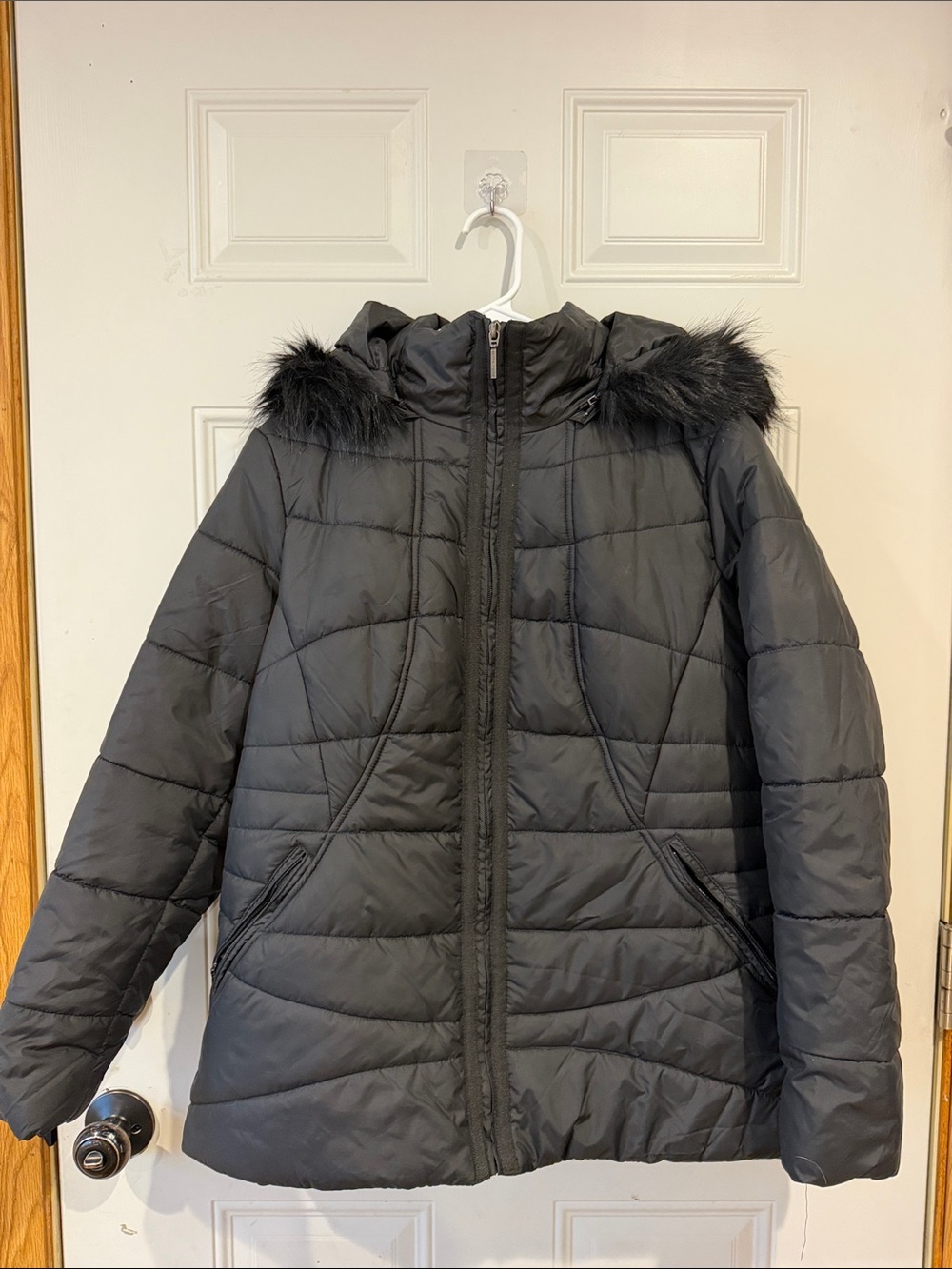 Weatherproof Black Quilted Hooded Puffer Jacket with Faux Fur Trim
